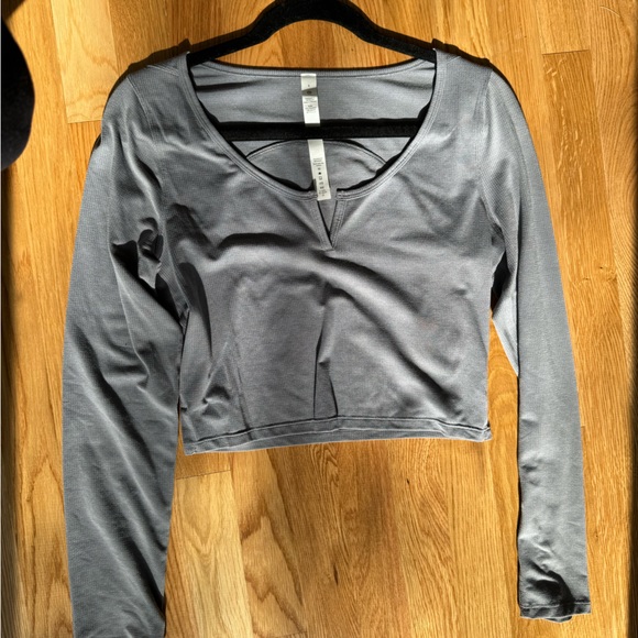 Lululemon cropped long sleeve Henley asphalt grey size 6 - Picture 2 of 4